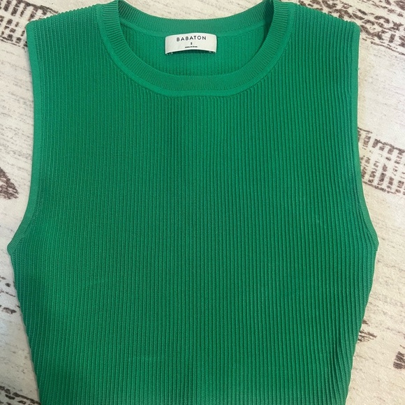 Babaton Tops - Aritizia Babaton kelly green ribbed cropped knit high-neck scoop tank size small